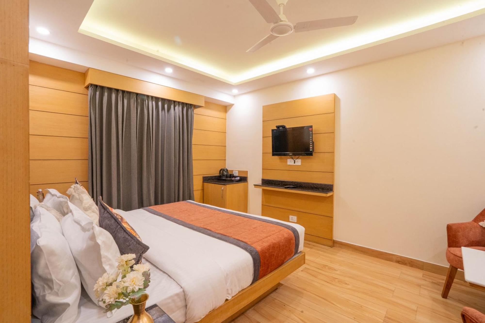 Perfectstayz Premium At Mall Road Mussoorie Ngoại thất bức ảnh
