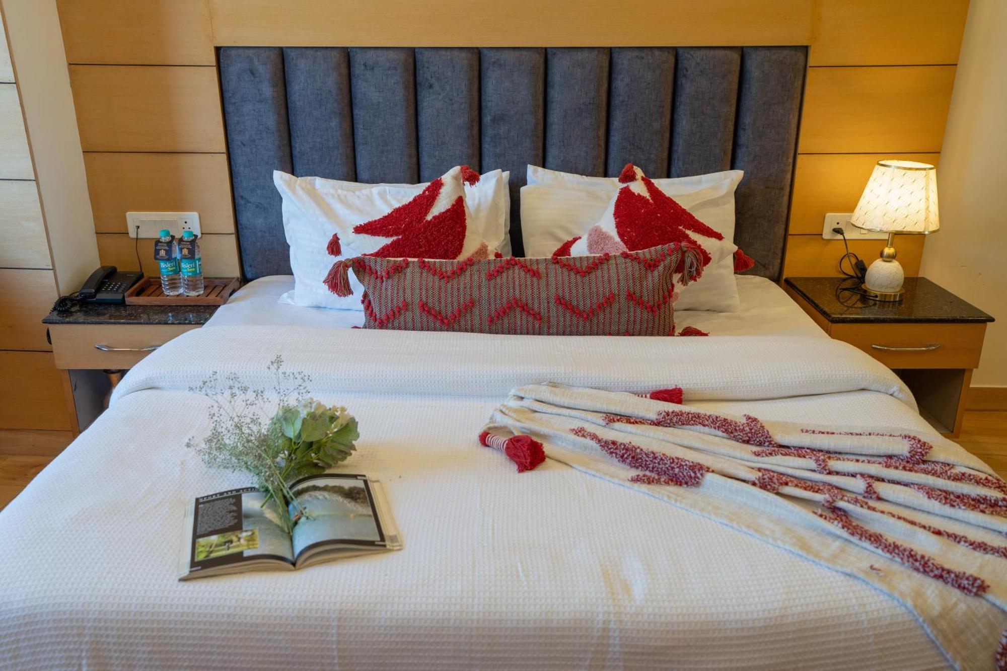 Perfectstayz Premium At Mall Road Mussoorie Ngoại thất bức ảnh