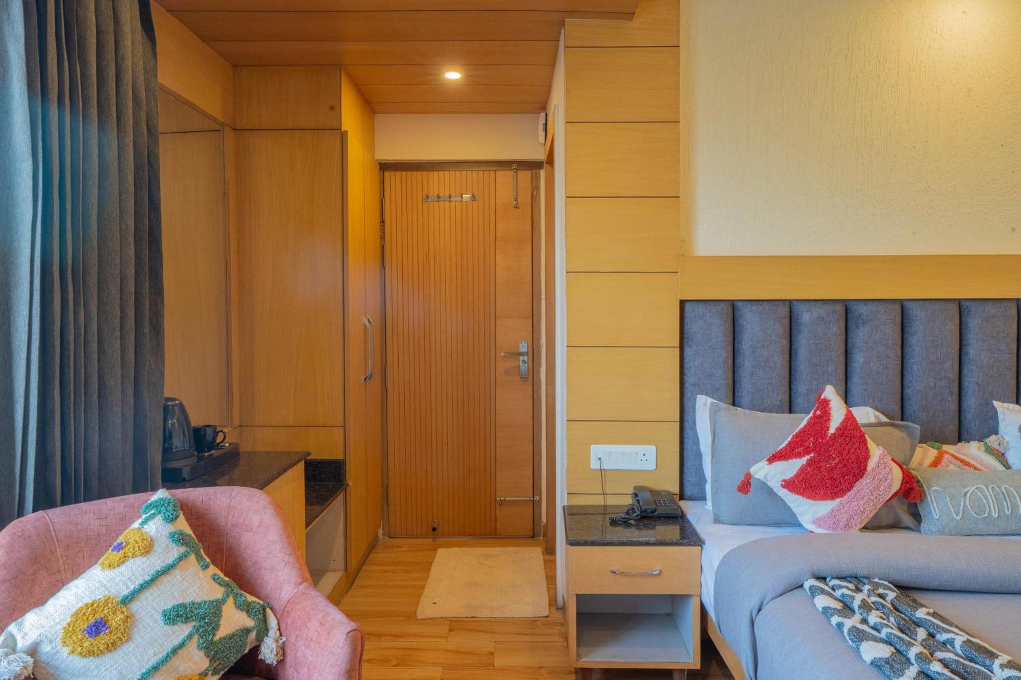 Perfectstayz Premium At Mall Road Mussoorie Ngoại thất bức ảnh