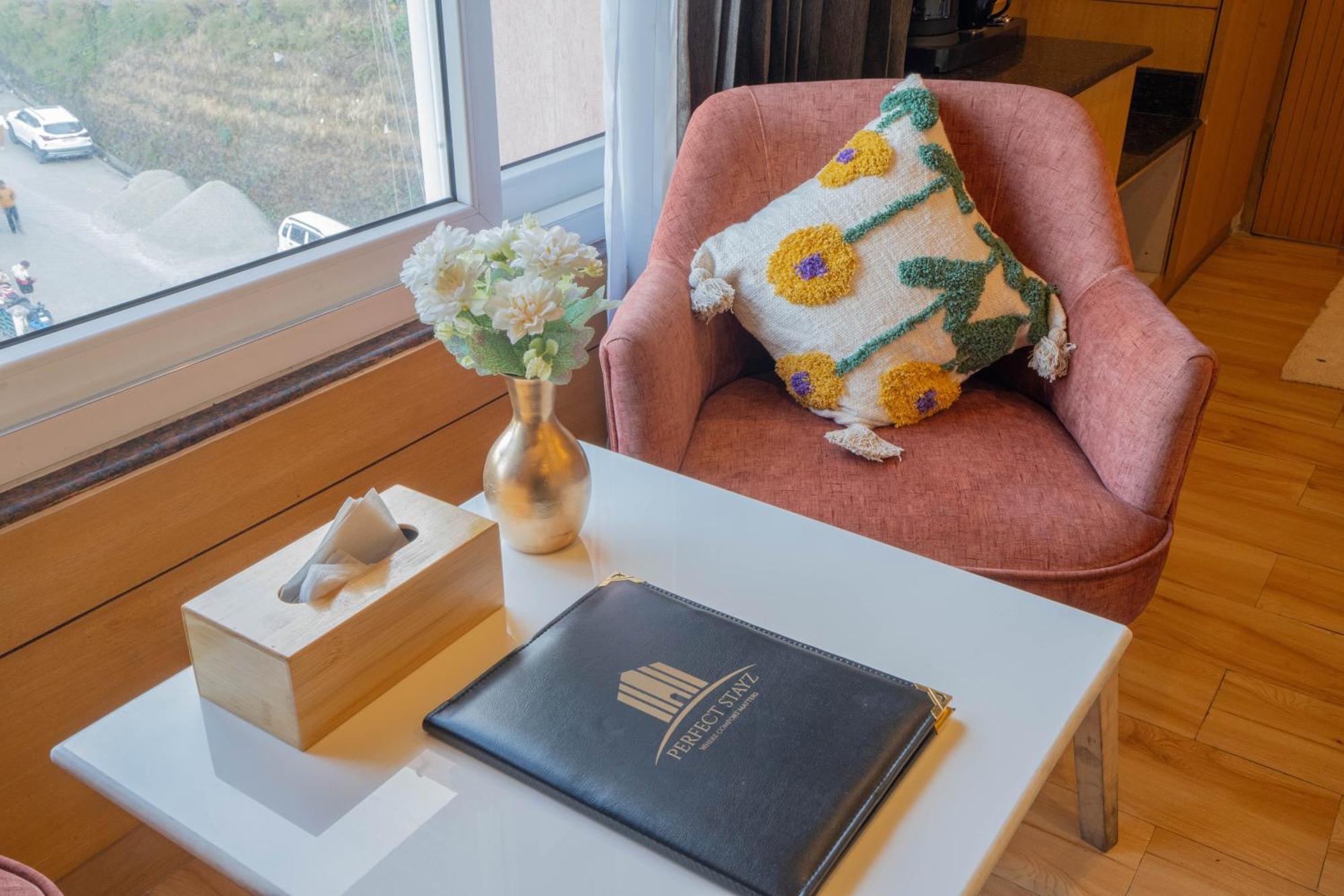 Perfectstayz Premium At Mall Road Mussoorie Ngoại thất bức ảnh