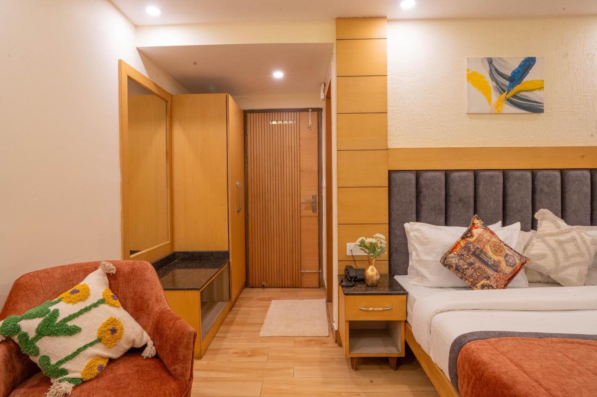Perfectstayz Premium At Mall Road Mussoorie Ngoại thất bức ảnh